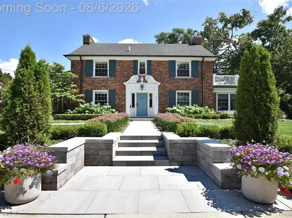 610 Half Moon Rd, Bloomfield Hills, MI 48301