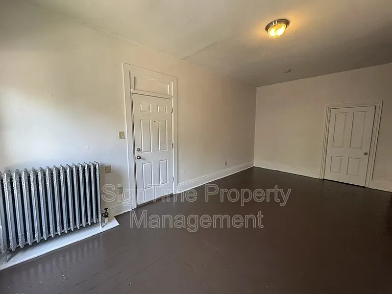 38 E Franklin St #4 — Photo 6