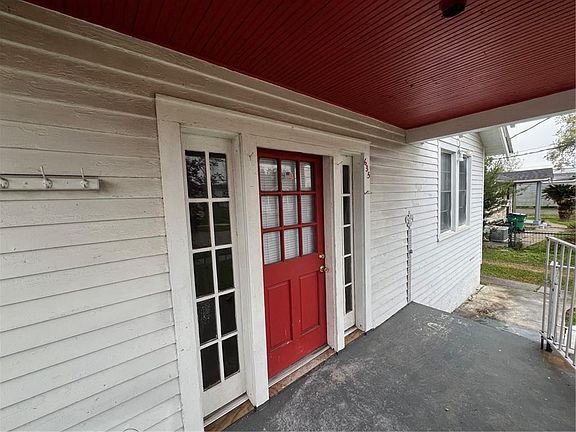 3rd image of 635 Pailet Ave