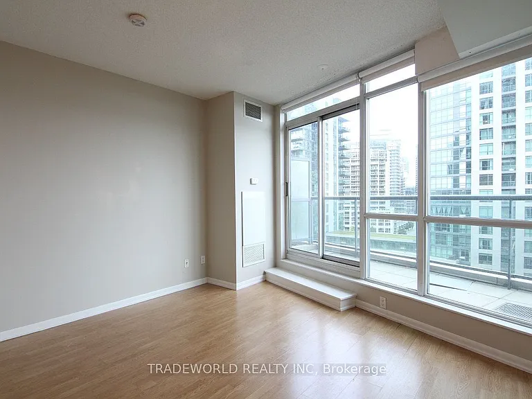 219 Fort York Blvd #807 — Photo 2