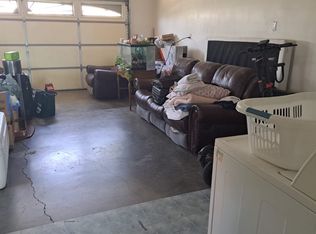 150 W Shady Grove Dr, Riverside, CA 92507