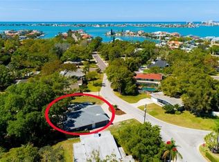 235 S Garden Cir, Belleair, FL 33756