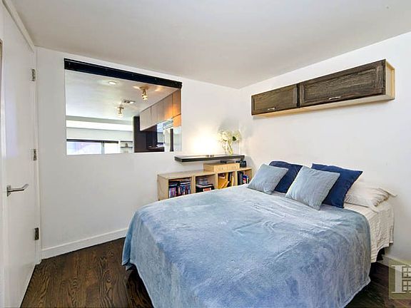 3rd image of 27 Quincy St APT 1C