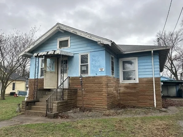 706 E Park St, Du Quoin, IL 62832