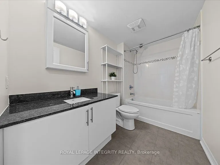 242 Rideau St #909 — Photo 19