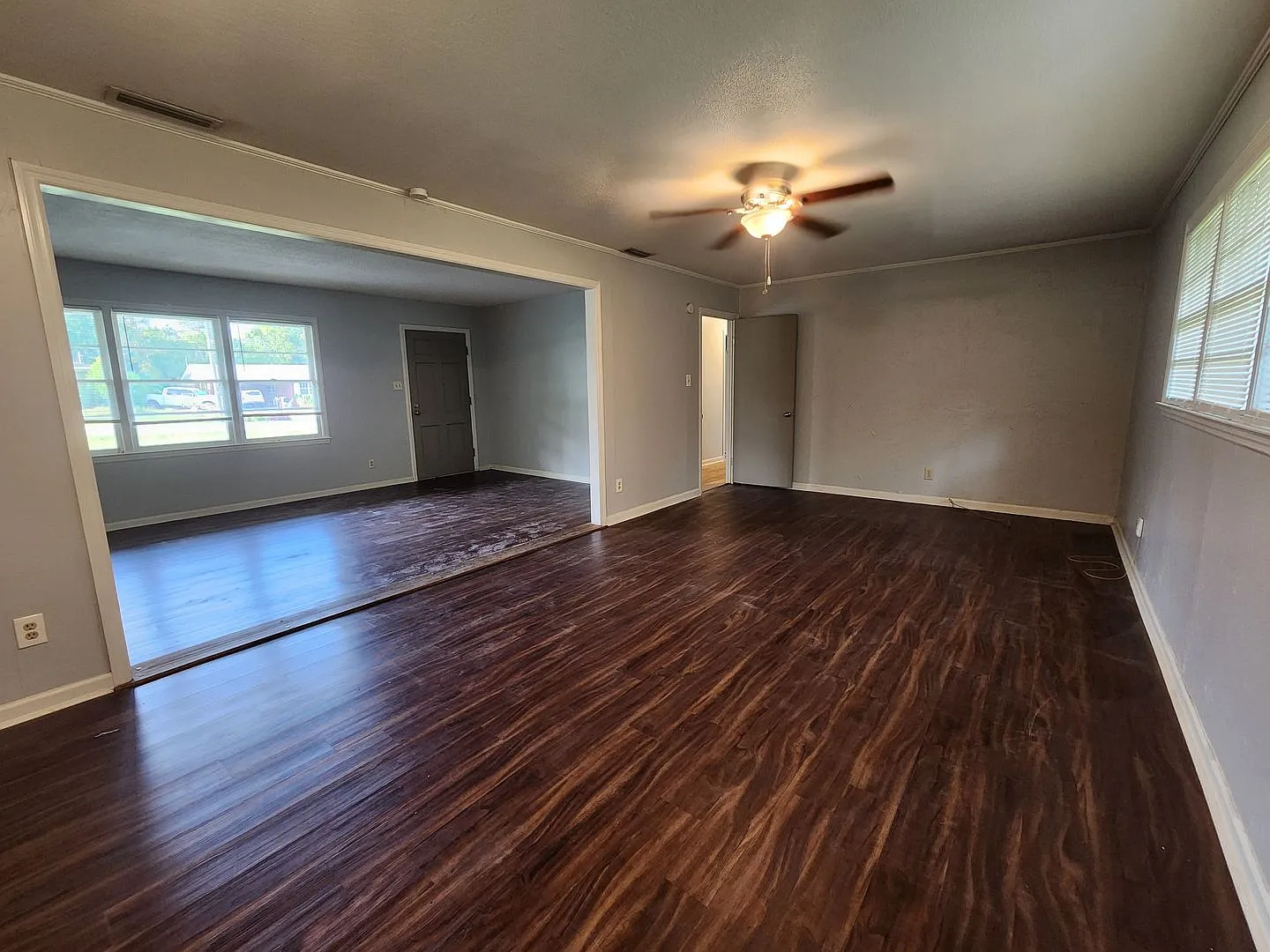 Spacious 3 Bedroom Brick Home with Open Floor Plan, Large Fenced Yard & Carport in Valdosta — Photo 3