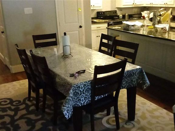 2nd image of 2021 Owens St