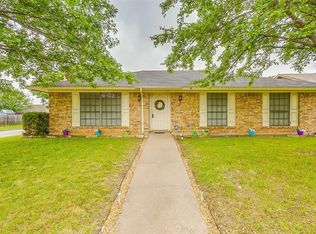 3212 Meadowmoor St, Fort Worth, TX 76133