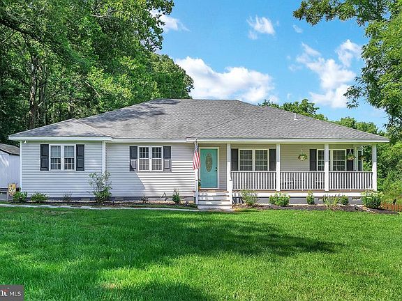 2nd image of 3839 Ellisville Dr