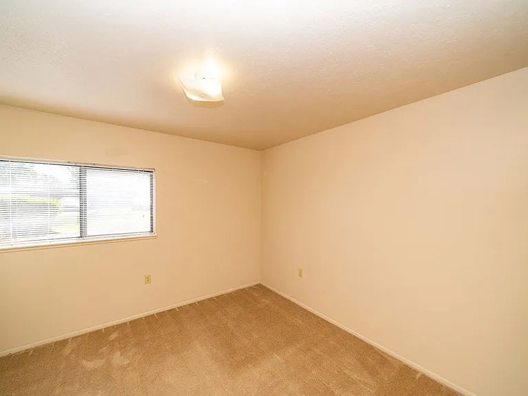 North Pointe Apartments — Photo 15