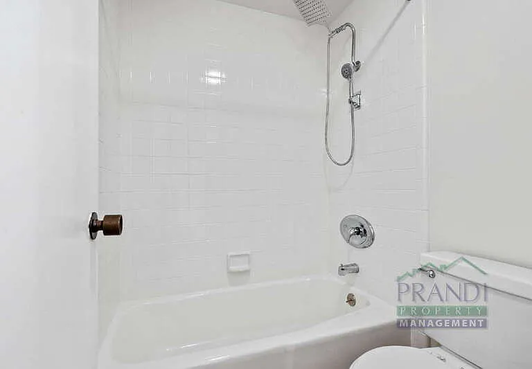 181 Professional Center Pkwy — Photo 23