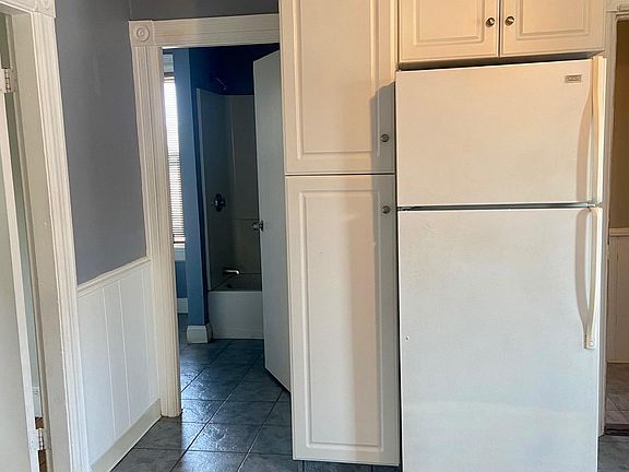 4th image of 1355 Newport Ave Floor 2