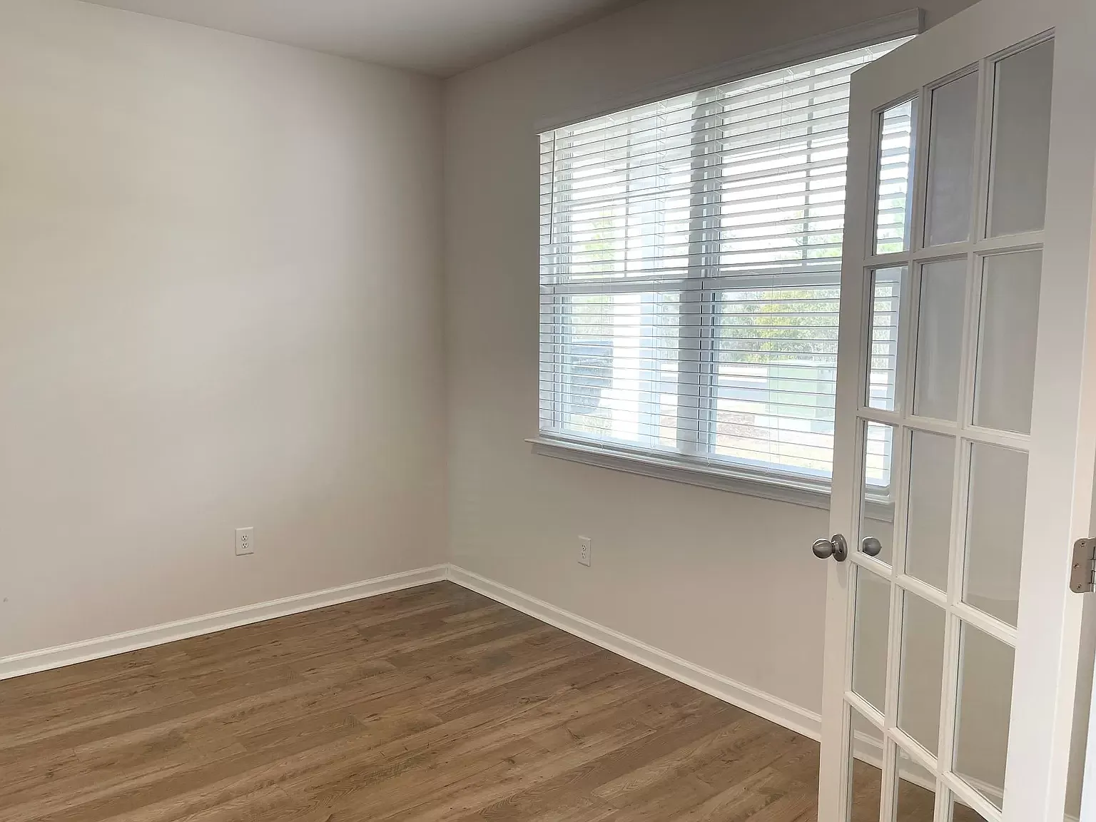 4 bed, 2.5 bath, 2340 sqft, $2,450 — Photo 4