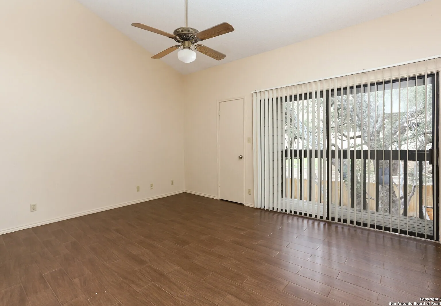 11815 Vance Jackson Rd — Photo 2