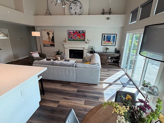 5th image of 4104 Creekpoint Ct