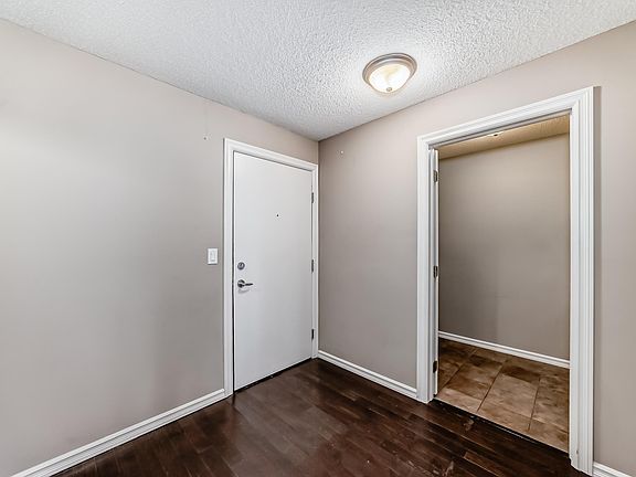 5th image of 2204 44th Ave NW #208