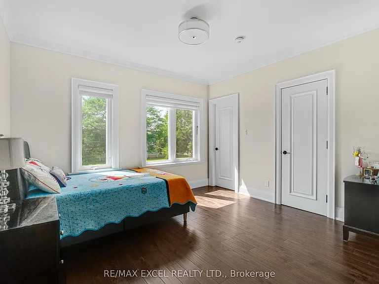 49 Kenton Dr — Photo 34