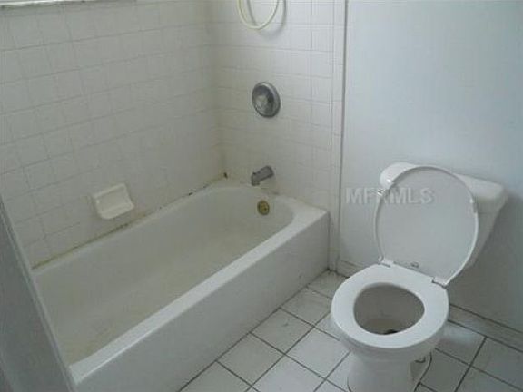 5th image of 127 N Normandale Ave