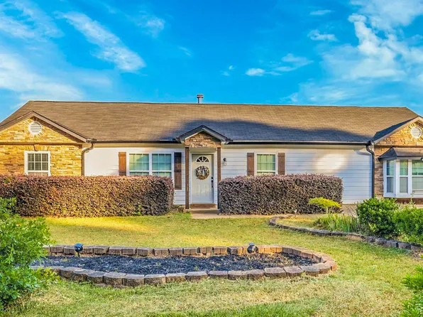 1098 Highway 85, Senoia, GA 30276