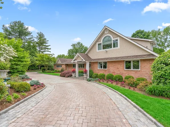 42 E Mall Drive, Melville, NY 11747