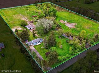 1298 Peppermill Rd, Lapeer, MI 48446