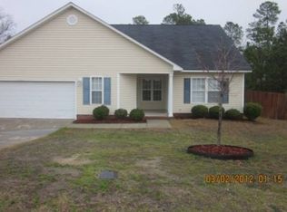 604 Sunpointe Dr, Hope Mills, NC 28348