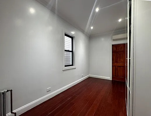Rented by Isaac Silberstein, LREB | media 4