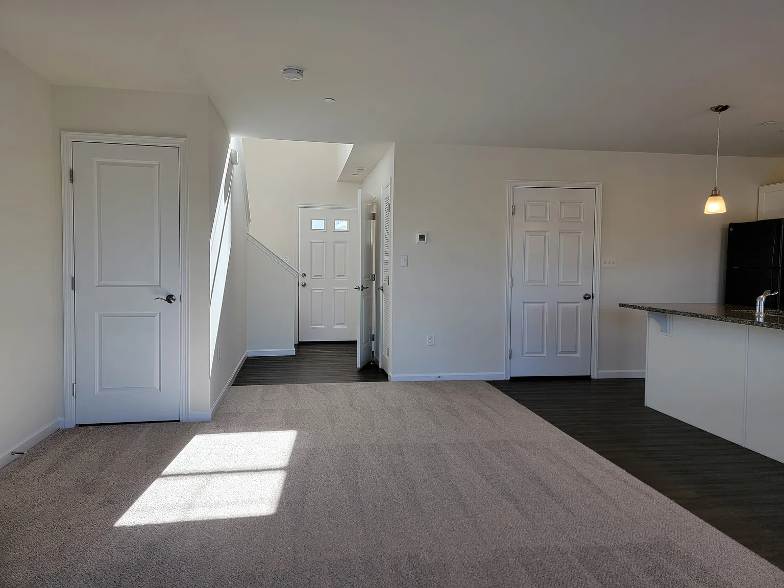 3 bed, 2.5 bath, 1400 sqft, $1,950 — Photo 4