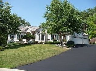 6876 Howard Ln, Eden Prairie, MN 55346