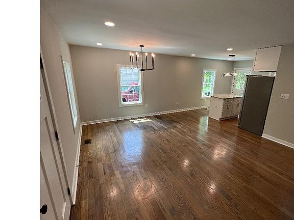 2nd image of 2821 Boright Pl