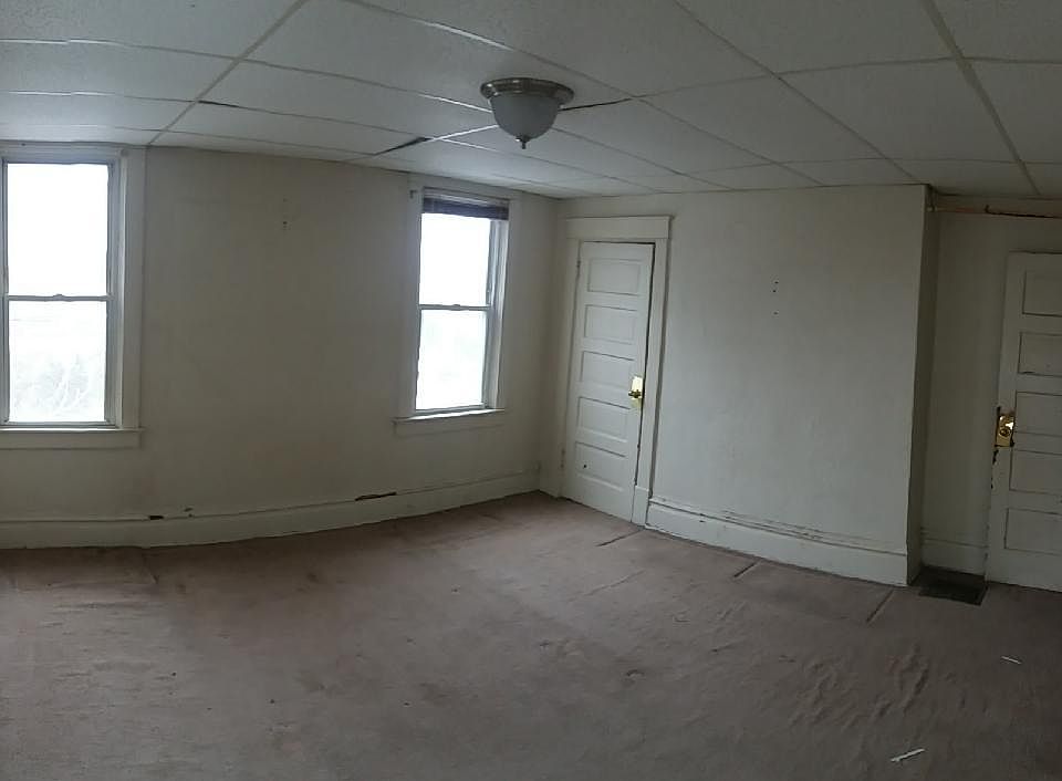 2nd image of 708 Stella St