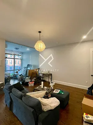 Rented by Yaffa Realty LLC | media 10