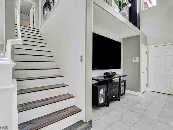 3rd image of 5974 Banbury Heights Way