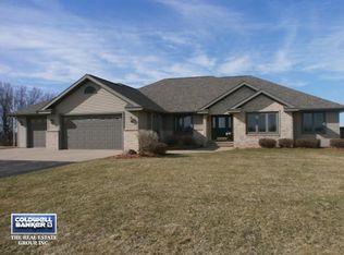 E7418 Nicolai Rd, Manawa, WI 54949