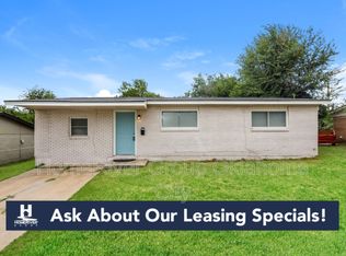 605 SW 15th St, Moore, OK 73160