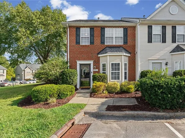 1813 Olivers Crossing Cir, Winston Salem, NC 27127
