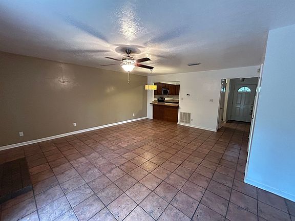 3rd image of 1826 Larette Dr