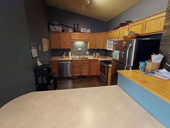3rd image of 948 14th Ln SE