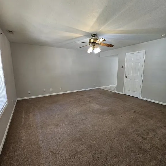 233 Elm St — Photo 3