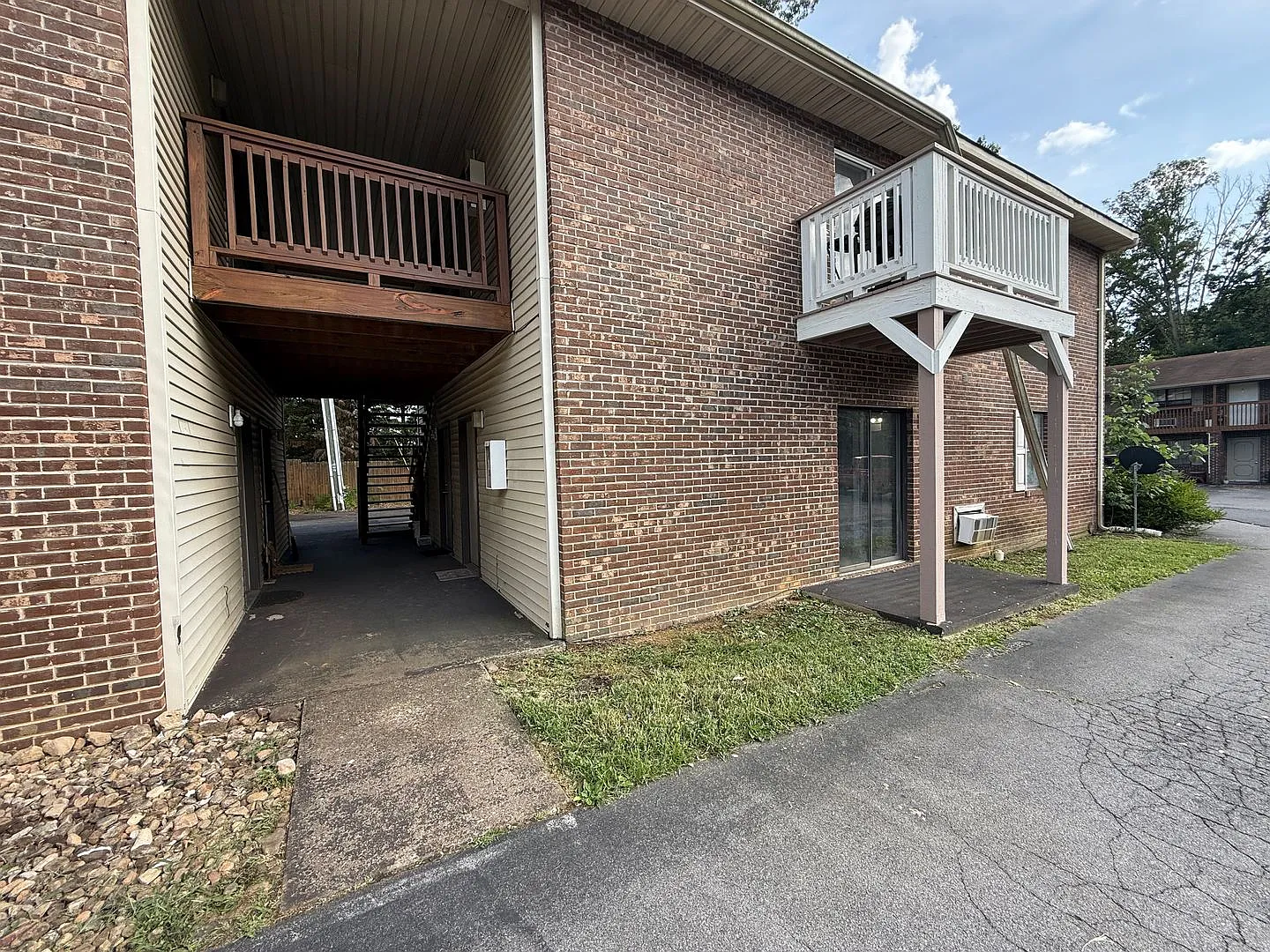 499 Hawkins Rogersville — Photo 1