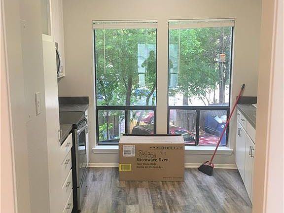 2nd image of 2612 San Pedro St APT 213