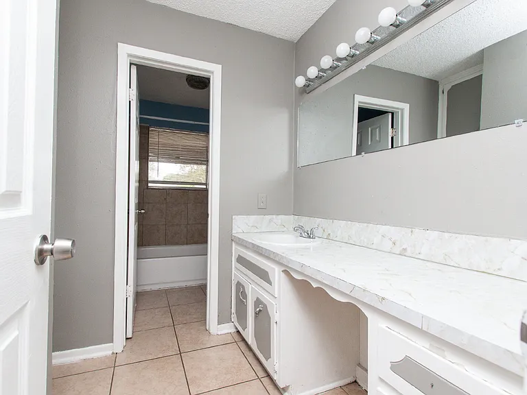 1520 McCarthy Ave — Photo 12