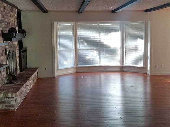 5th image of 521 Valley Dr