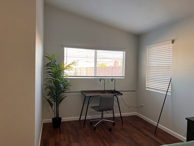5028 W Wikieup Ln — Photo 7