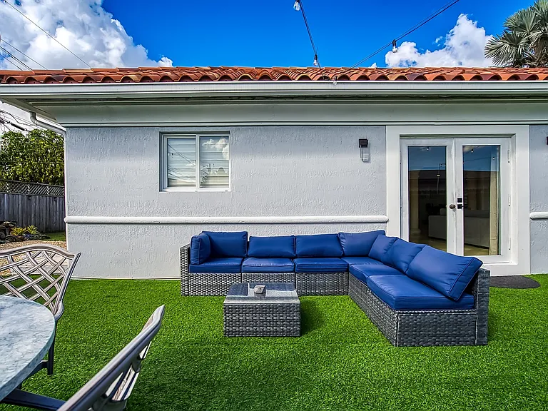 7350 SW 31st St — Photo 40
