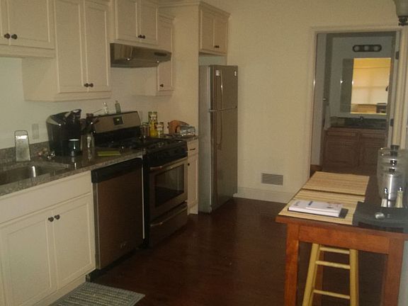 Eat-in kitchen