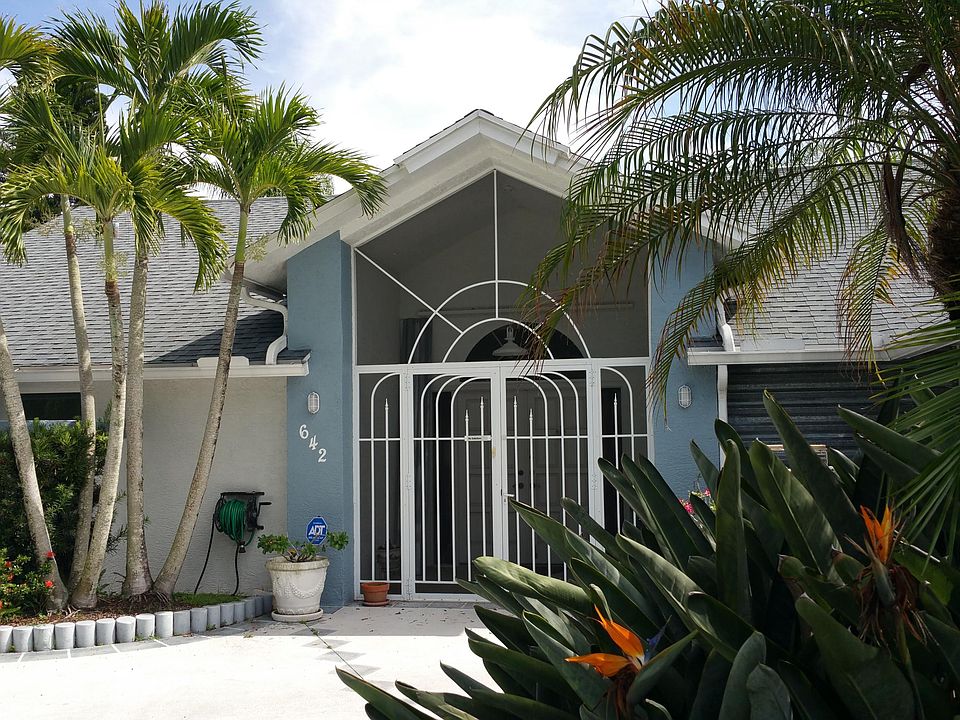 1st image of 642 SE Seahouse Drive