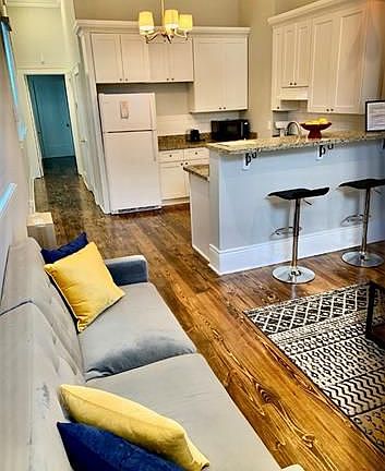 2nd image of 2214 Terpsichore St