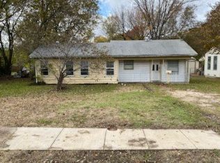 911 Hall St, Lancaster, TX 75146