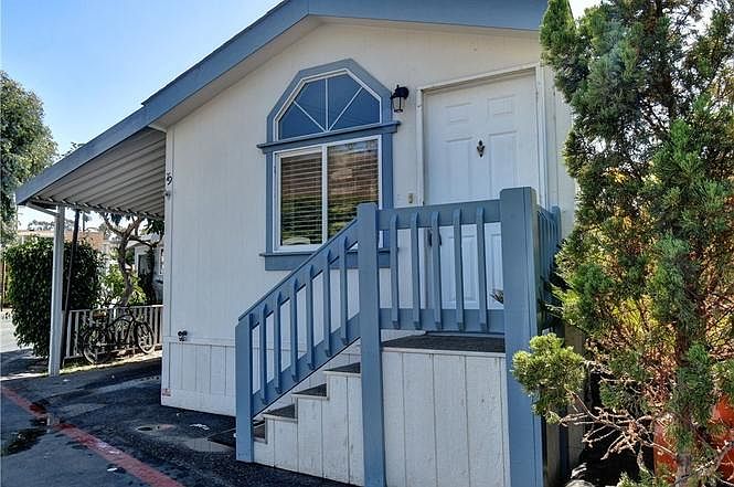 Cape Cod Front door